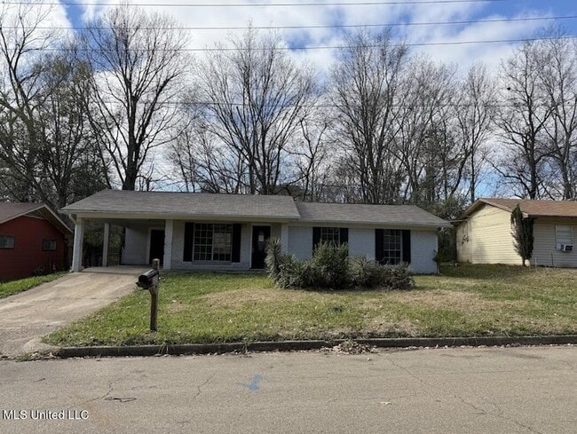 Building Photo - 601 W Hill Dr