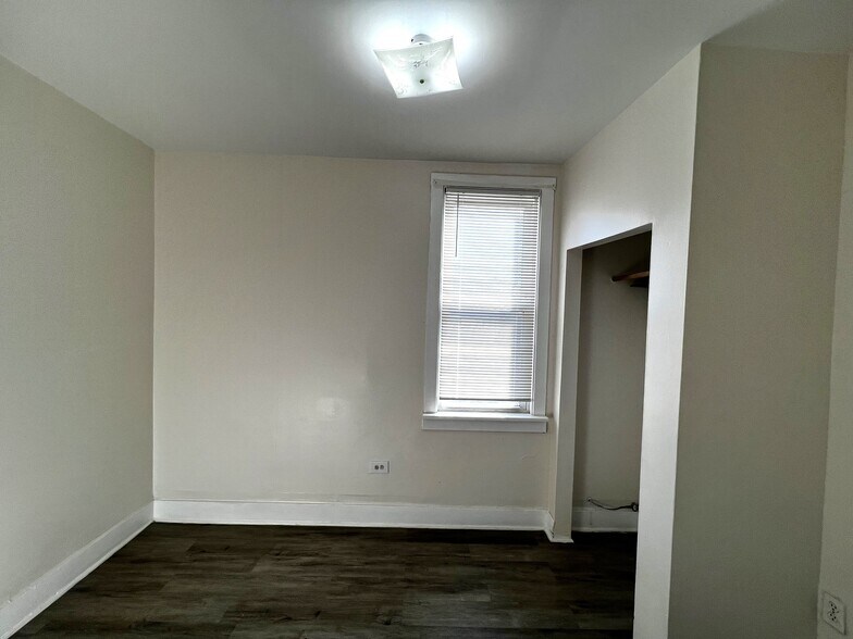 Building Photo - 9613 S Ave N