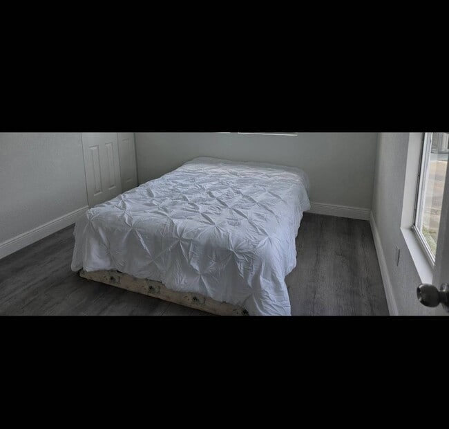 Building Photo - 933 Chandrika Pl