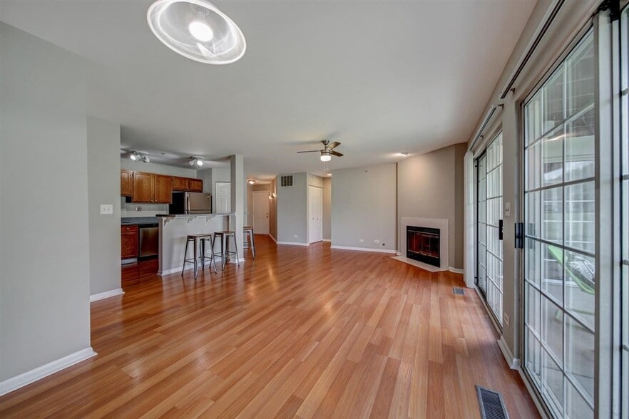 Building Photo - 5S530 Scots Dr
