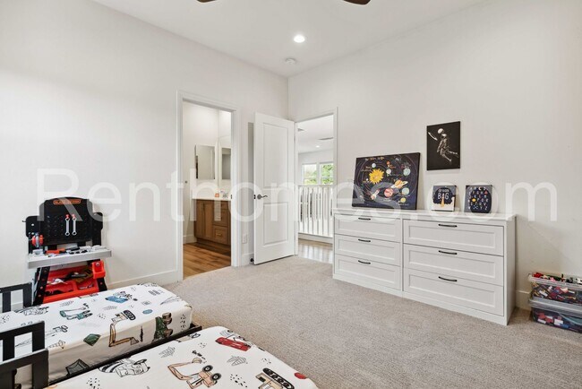 Building Photo - 21743 Deer Grass Dr
