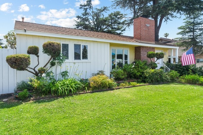 Building Photo - 4105 Irving Pl