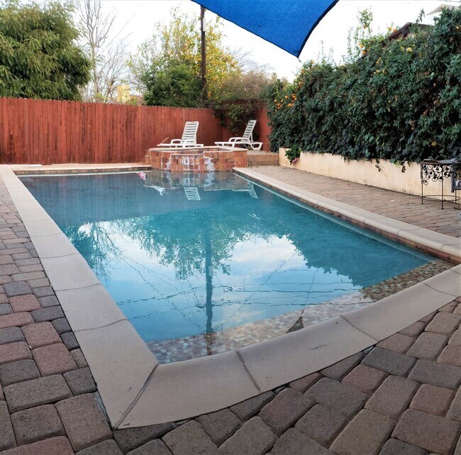 Building Photo - Exquisite 4 Bedroom + Office Single-Level Residence with Pool/BBQ in a Prime South-of-the-Bouleva...