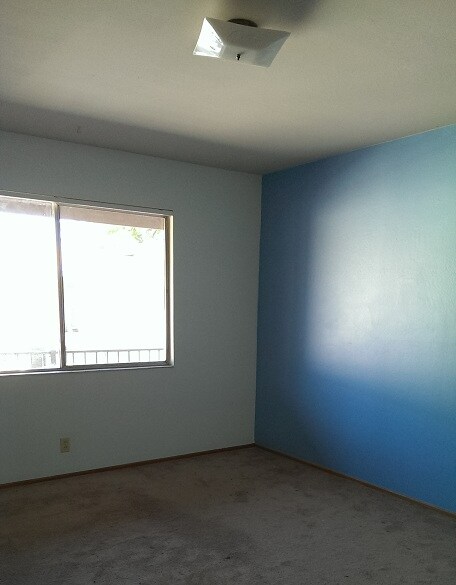 Building Photo - 324 Camille Ct