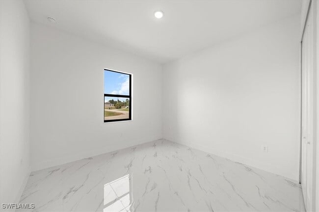 Building Photo - 1128 NE 33rd Terrace