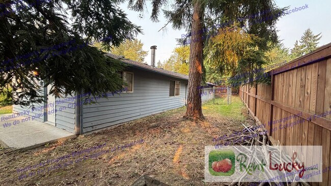 Building Photo - NE Tacoma, Quiet 3 Bed, 2 Bath Rambler - S...