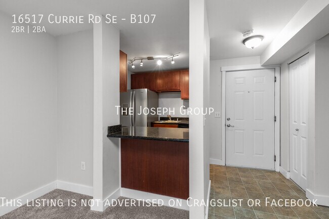 Building Photo - Beautifully Remodeled 2BD/2BA Condo in Mon...