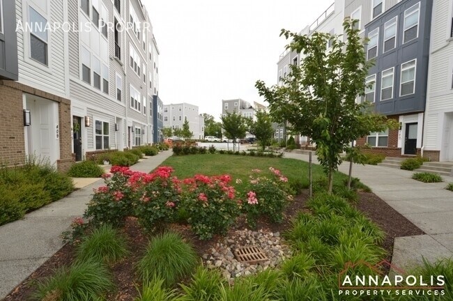 Building Photo - 122 Lejeune Way