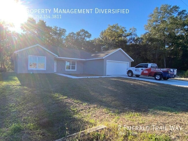 Building Photo - 2 Emerald Trail