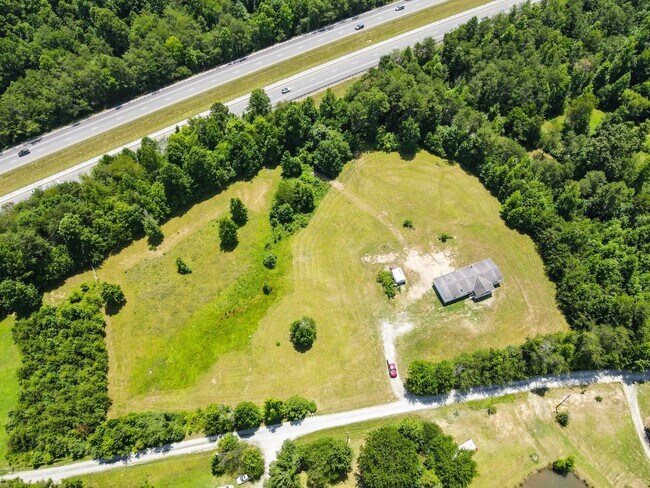 Building Photo - 120 Aker Holt Rd