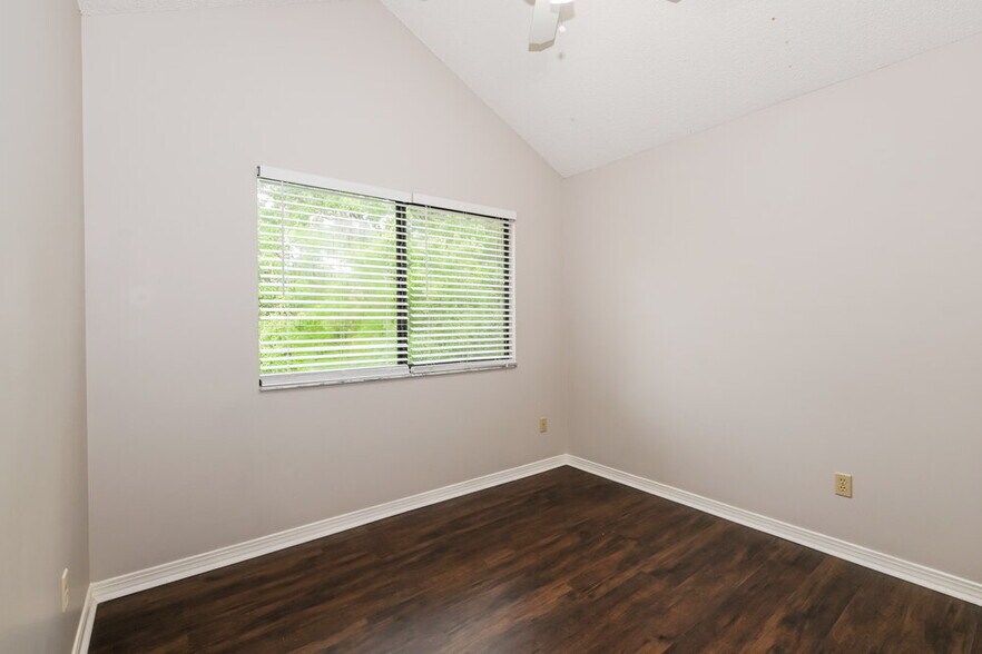 Building Photo - 2919 Lantana Lakes Dr W