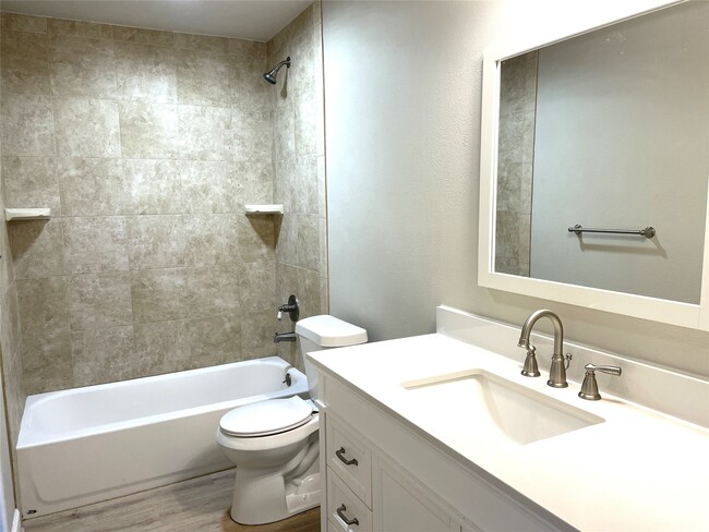 Building Photo - 12841 Orion Ct