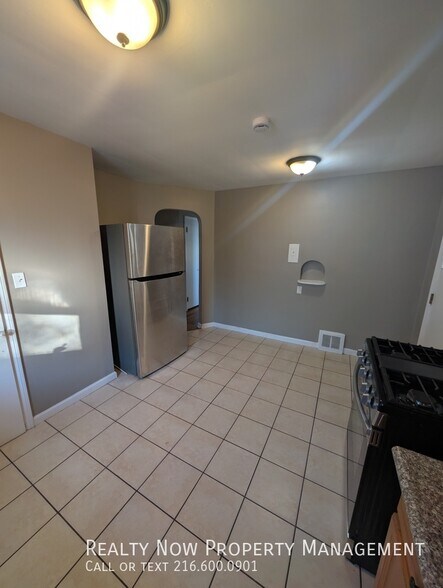 Building Photo - 14804 Rockside Rd