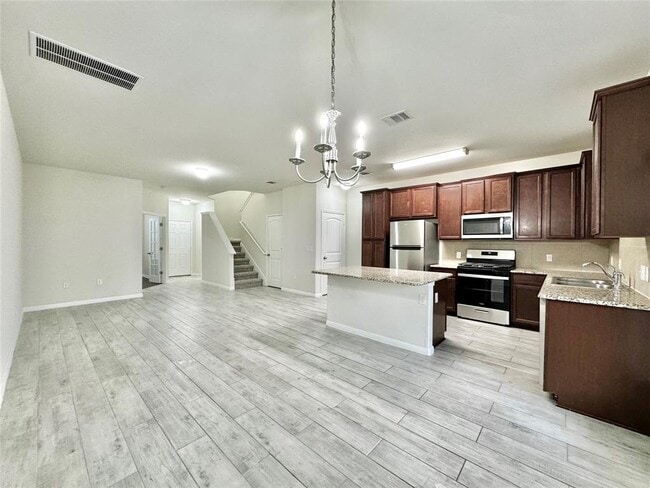 Building Photo - 513 N Heatherwilde Blvd