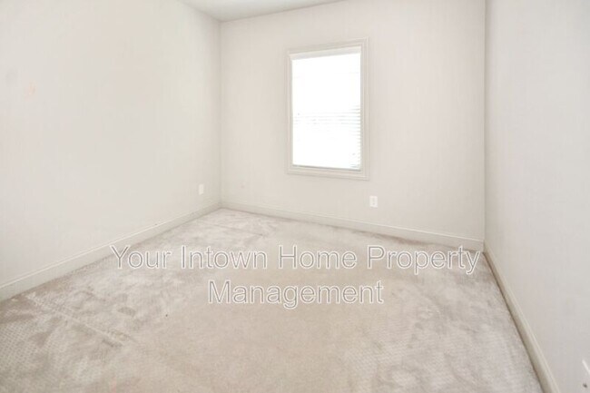 Building Photo - 1896 Skyfall Cir