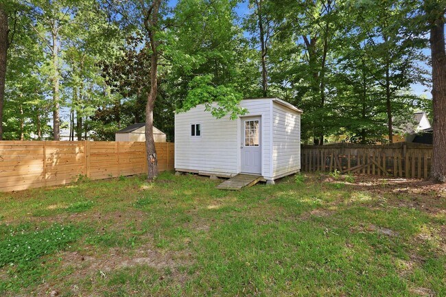 Building Photo - 10106 S Fulton Dr