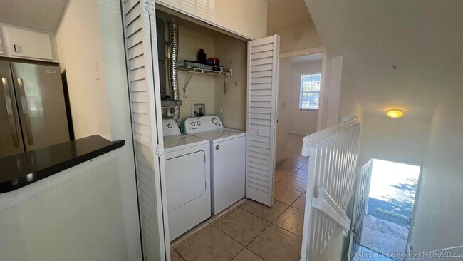 Building Photo - 735 SW 148th Ave