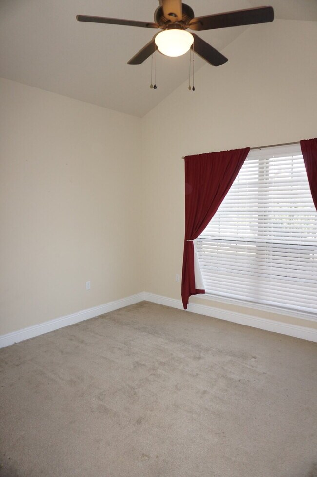 Building Photo - Crestview: 4 Bedrooms in Liberty Oaks