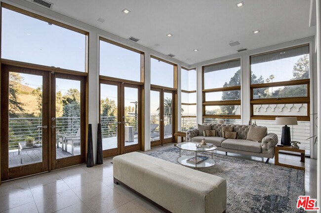 Building Photo - 1929 N Curson Ave