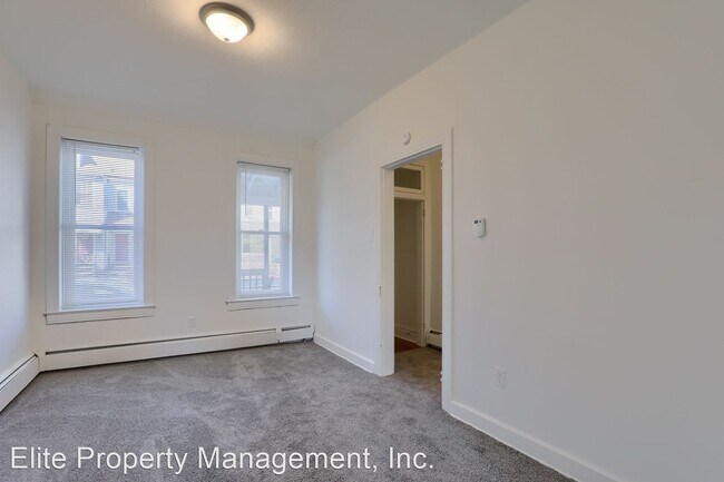 Building Photo - 4 br, 1 bath House - 588 W Princess Street
