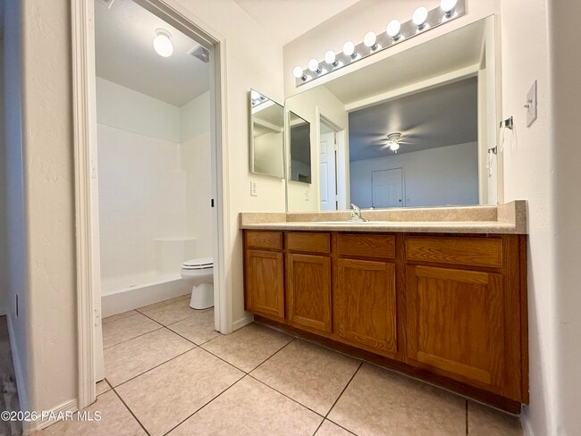 Building Photo - 7160 E Thrush Ln