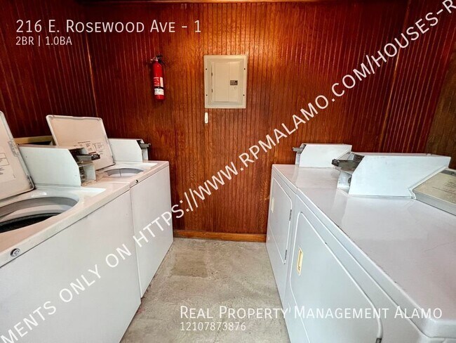 Building Photo - 216 E Rosewood Ave