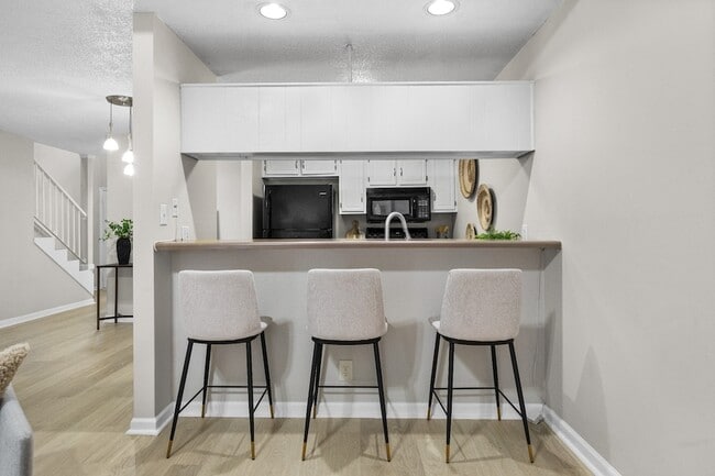 Building Photo - 315 Yorkshire Cir