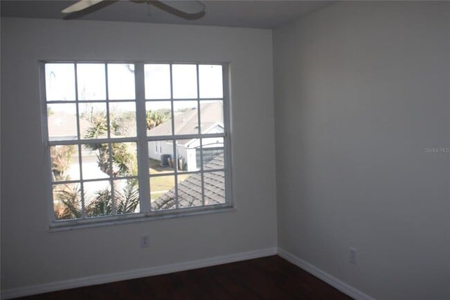 Building Photo - 1615 The Oaks Blvd