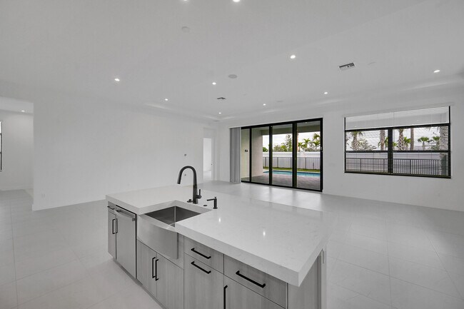 Building Photo - 9520 St Germain Dr