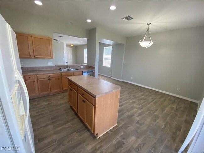 Building Photo - 1806 NW 21st Pl