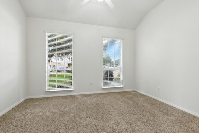 Building Photo - 18607 Camellia Dale tr