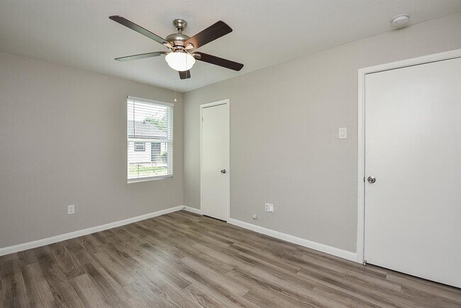Building Photo - 3710 Dreyfus St