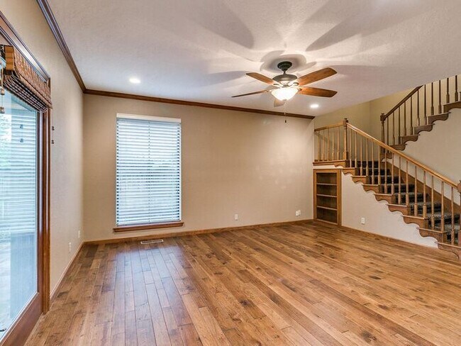 Building Photo - *Rare Find* Stunning Brookhaven 4 Bed 2.5 ...