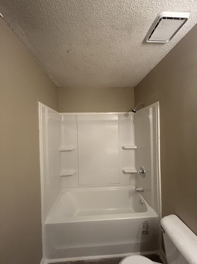 Building Photo - 2070 Carneal Ln