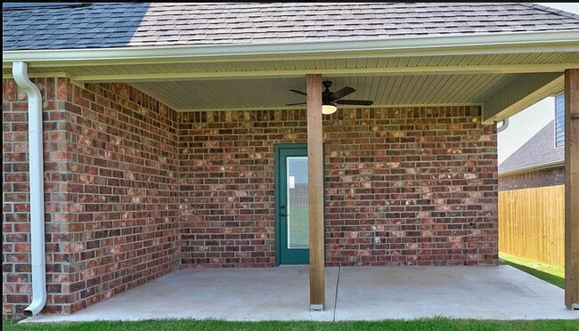 Building Photo - 3701 SW Ryegrass Rd