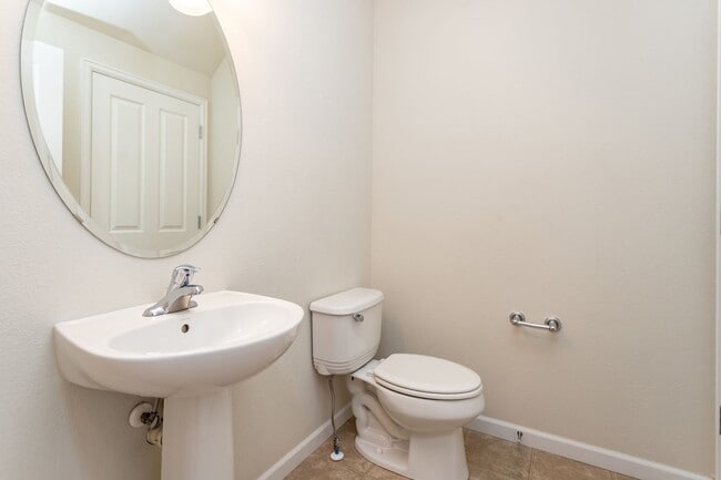 Building Photo - Comfortable Monument Townhome with 2-Car Garage & Easy I-25 Access!!