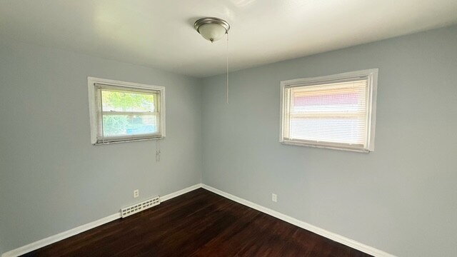 Building Photo - LAWRENCE 4 BEDROOM W/BASEMENT RECENTLY UPDATED!  AVAILABLE NOW!