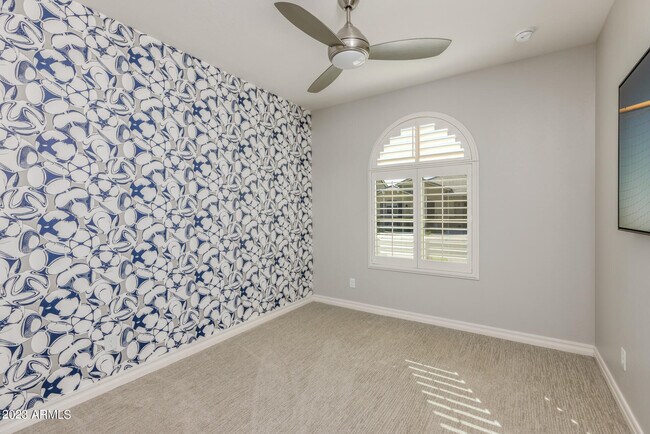 Building Photo - 15292 W Linden St