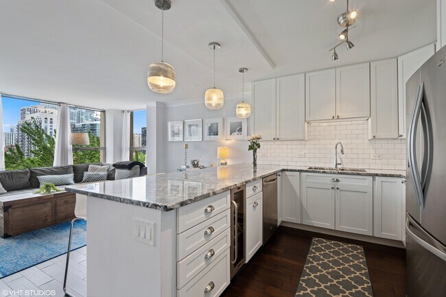 Building Photo - 1360 N Sandburg Terrace