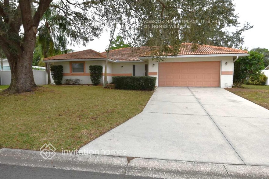 Primary Photo - 2201 Lakewood Dr