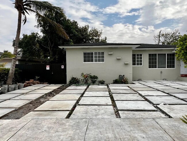 Building Photo - 780 NW 141st St