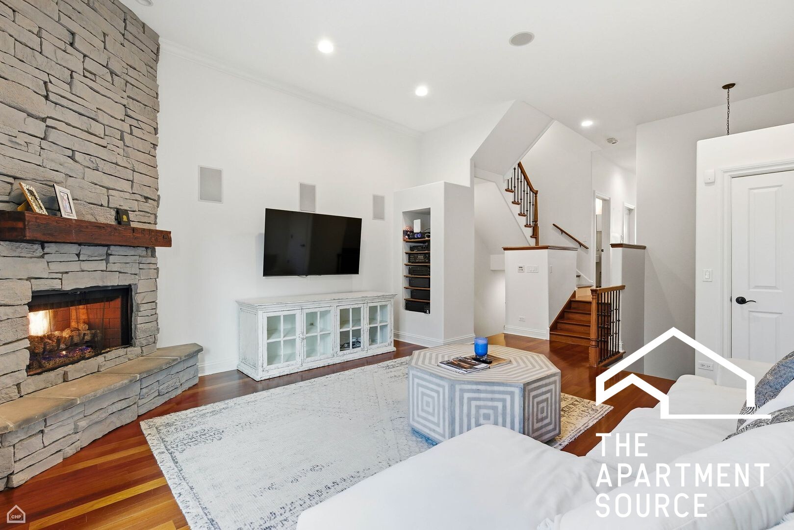 Building Photo - 952 N Racine Ave