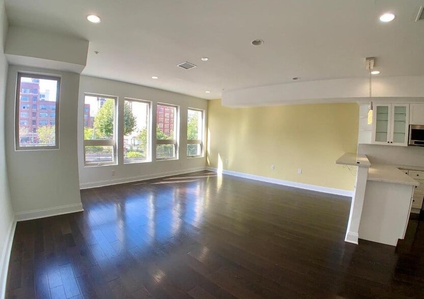 Building Photo - 1213 Noble St