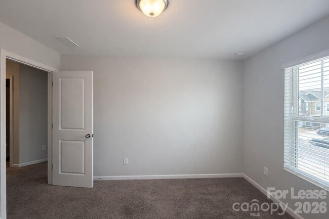 Building Photo - 5215 Maynard Hl Dr