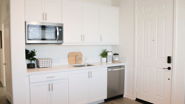 Building Photo - FOR LEASE! Stylish 1 Bedroom Casita – Modern Comfort & Natural Light!