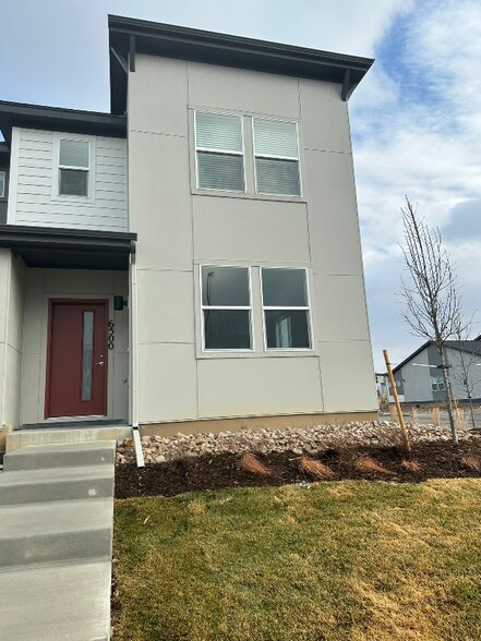 Building Photo - 6500 N Biscay St