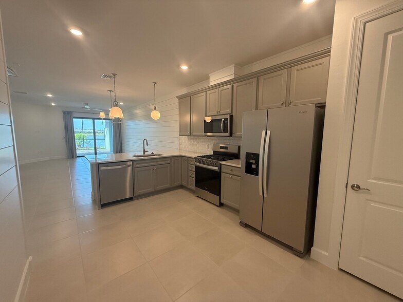 Building Photo - 14812 Misty Pond Lp