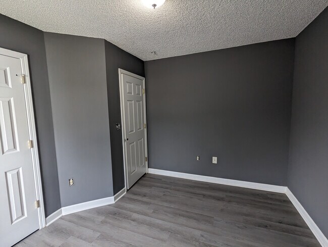 Building Photo - Room in House on Brian William Rd