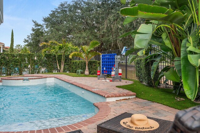 Building Photo - 1227 Radiant St