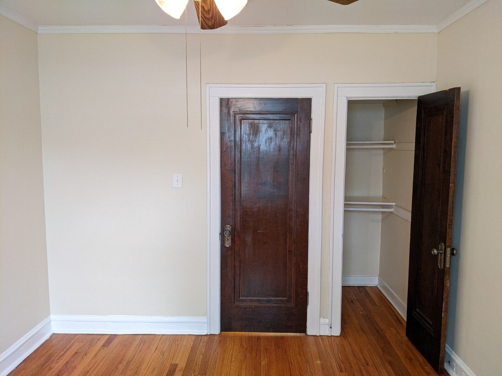 Building Photo - 914 Crain St